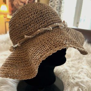 Floppy seashell and bead sun hat